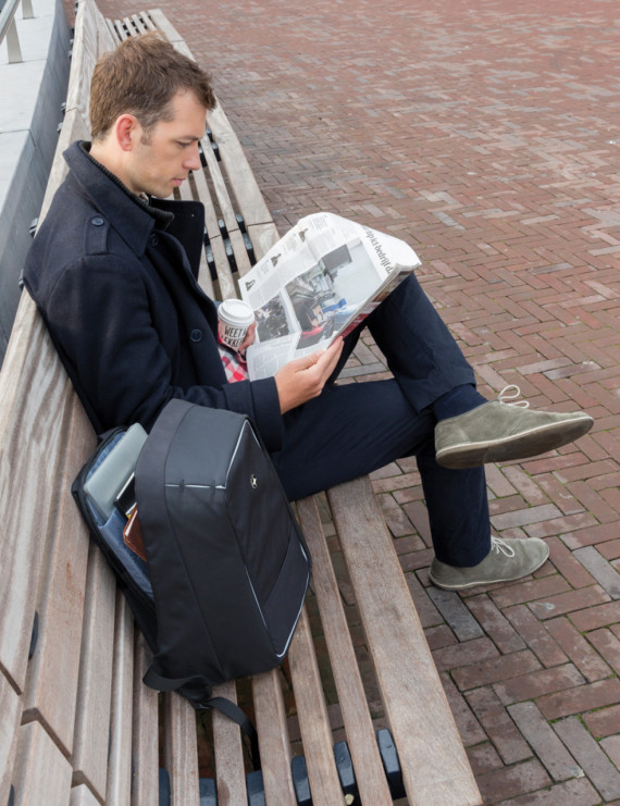 Nedobytný batoh na 15.6" notebook Swiss Peak z RPET AWARE™