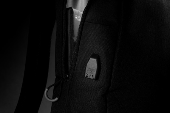 RFID USB A  batoh na 15.6" notebook Swiss Peak z RPET AWARE™