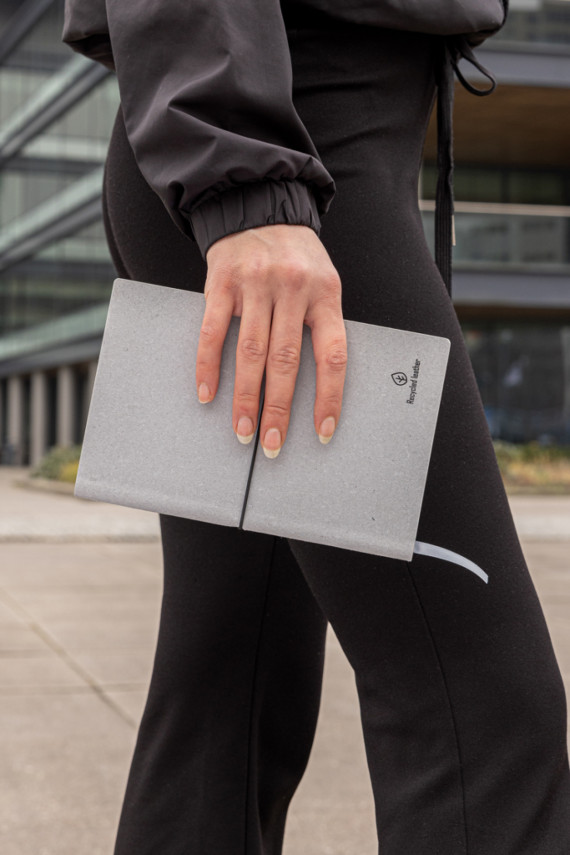 Poznámkový blok A5 s měkkou vazbou z recyklované kůže GRS