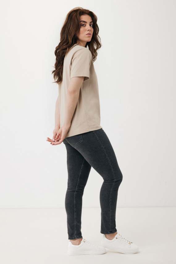 Tričko IQONIQ Kakadu relaxed fit z recykl. bavlny