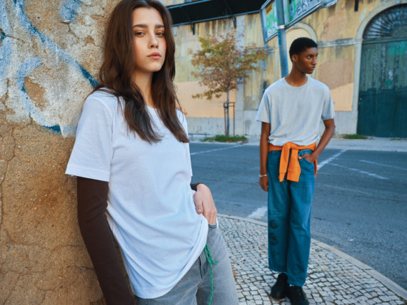 Tričko IQONIQ Kakadu relaxed fit z recykl. bavlny