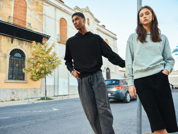 Mikina s kapucí IQONIQ Yoho relaxed fit z recykl. bavlny