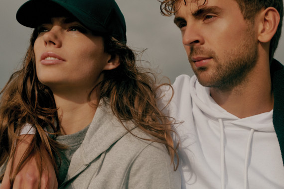 Lehká mikina s kapucí IQONIQ Rila z recykl. bavlny