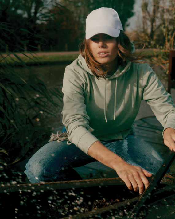 Lehká mikina s kapucí IQONIQ Rila z recykl. bavlny