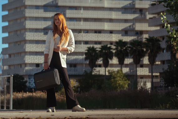 Nedobytný batoh & brašna Bobby Bizz 2.0