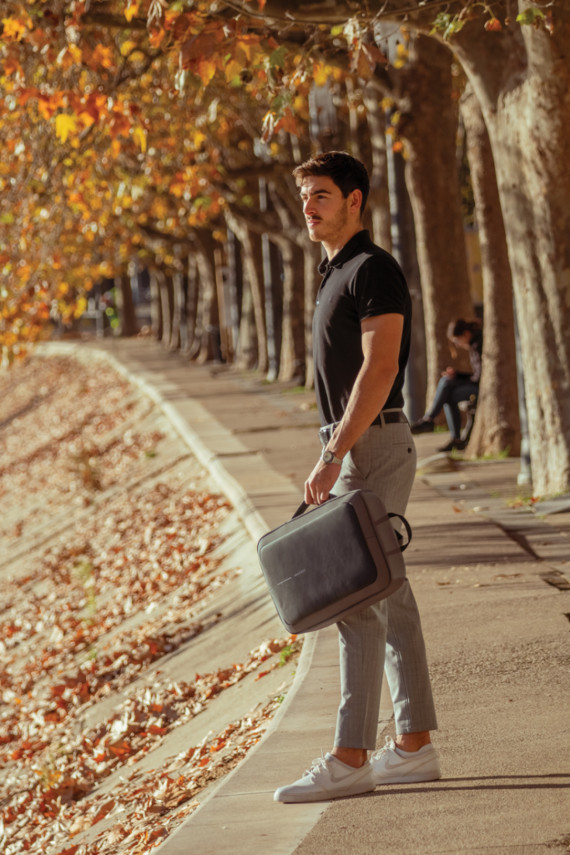 Nedobytný batoh & brašna Bobby Bizz 2.0