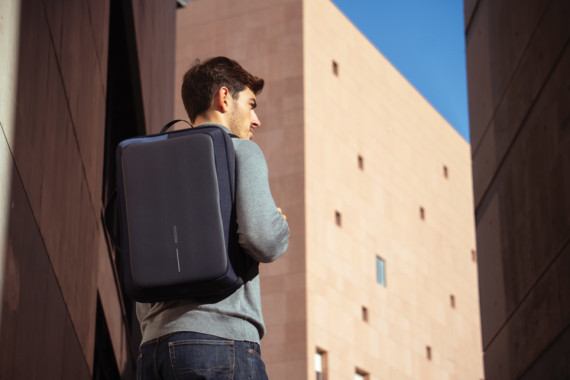 Nedobytný batoh & brašna Bobby Bizz 2.0