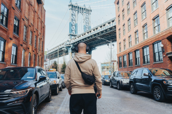 Ledvinka Crescent z RPET AWARE™