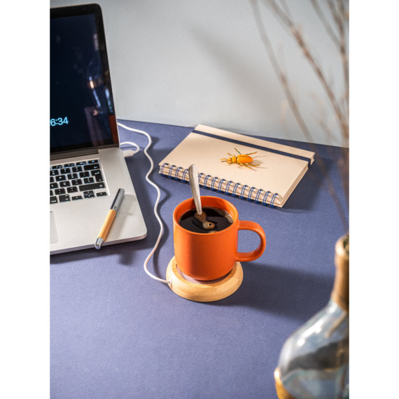 GATES. Ohřívač hrnků s bambusovým tělem