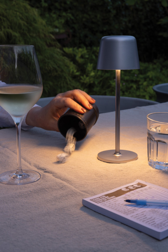 USB dobíjitelná stolní lampa Zenic z RCS recykl. plastu