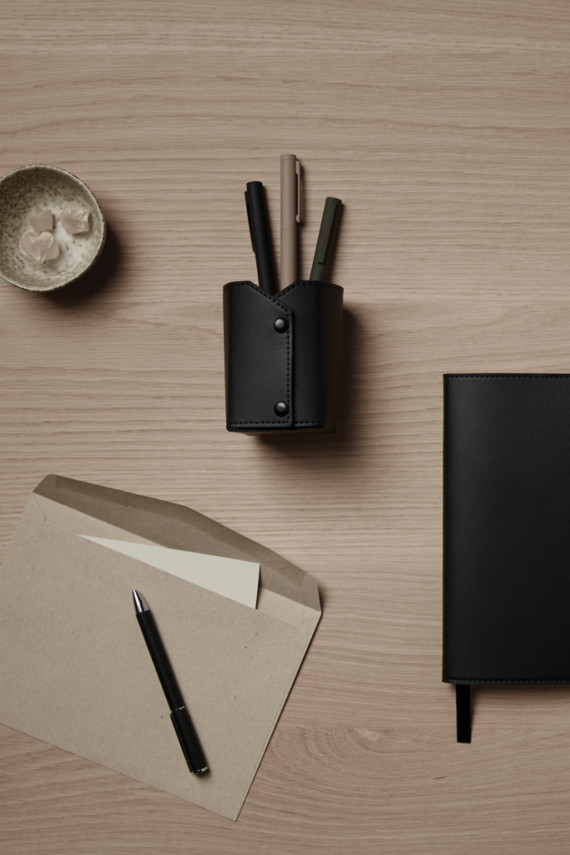 Stojánek na pera VINGA Timo z RCS RPET a PU