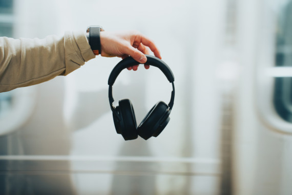 Opravitelná bezdrátová sluchátka Irvine z RCS recykl. plastu