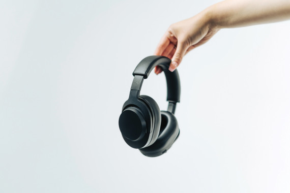 Opravitelná bezdrátová sluchátka Irvine z RCS recykl. plastu