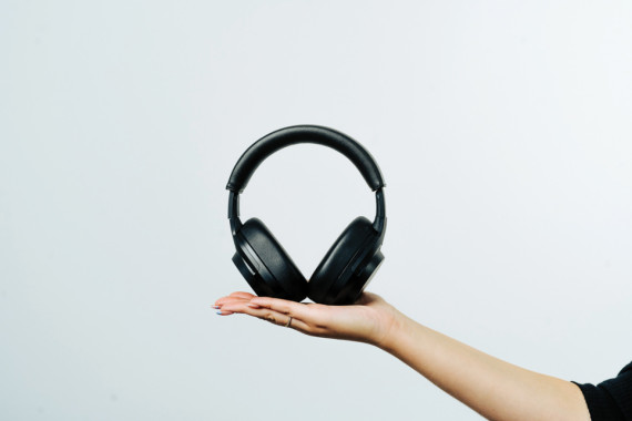 Opravitelná bezdrátová sluchátka Irvine z RCS recykl. plastu