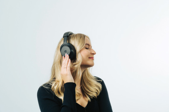 Opravitelná bezdrátová sluchátka Irvine z RCS recykl. plastu