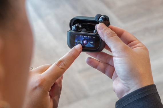 Sluchátka Airtune RCS z recykl. plastu ANC s displejem