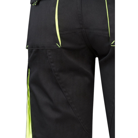 VL HEMERA. Dvoubarevné strečové bermudy s mnoha kapsami (240 g/m²), z bavlny (46 %), EME (38 %) a polyesteru (16 %)