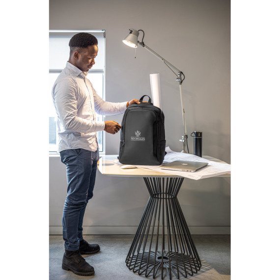 DRAMMEN. Batoh na notebook z recyklovaného polyesteru 600D s vysokou hustotou