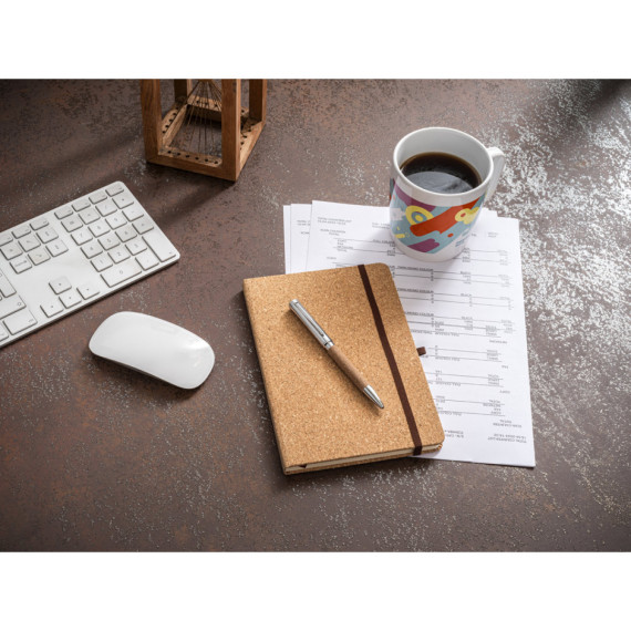 HAWKINS A5. Korkový zápisník A5 s hladkými stránkami