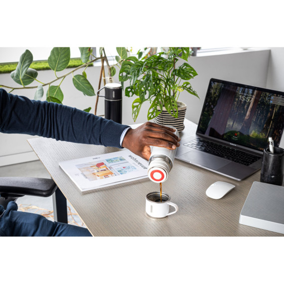 COMANECI. Dvouplášťová láhev z nerezové oceli (90% recyklace) s matným povrchem 490 ml