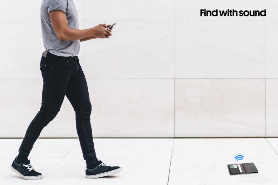 Cestovní peněženka s lokátorem Travelfinder z RCS polyesteru