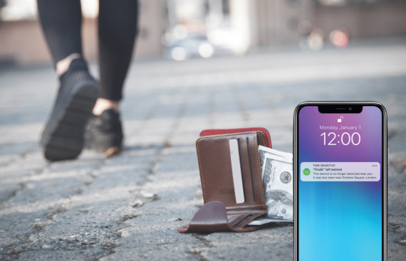 Ultratenká karta s nabíjecím lokátorem Findit z RCS plastu