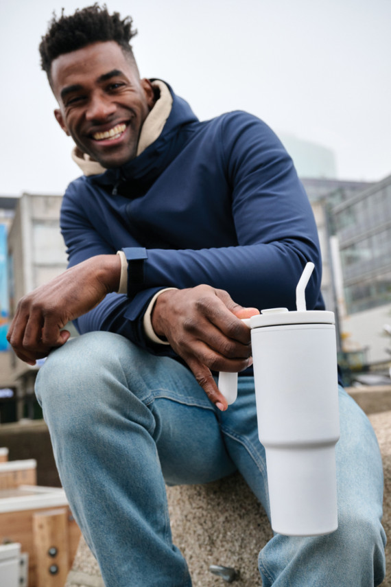 Hrnek Graphic 360 z RCS recyklované oceli 900 ml