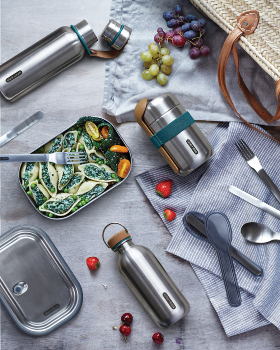 Velká termo láhev na vodu 750ml Black+Blum