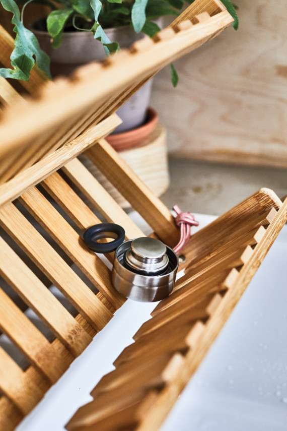 Velká termo láhev Explorer 850ml Black+Blum