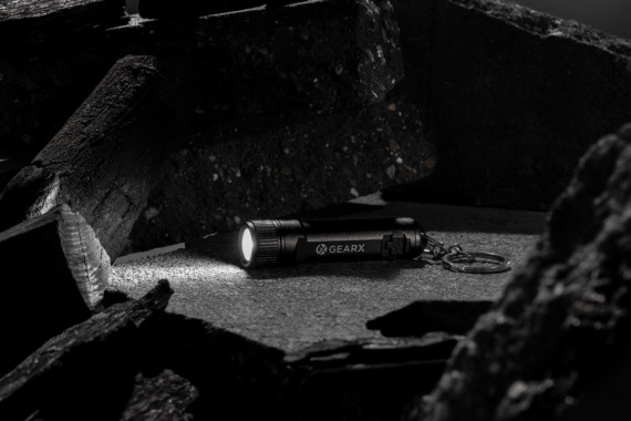 Dobíjecí svítilna na klíče Gear X