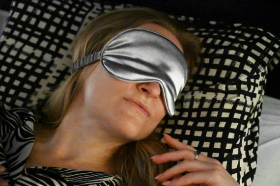 Páska přes oči na spaní VELURO