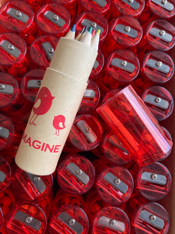 MAGINE 6* pastelky krátké s ořezávátkem