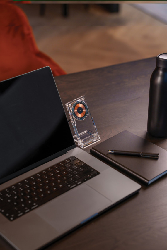 Magnetický bezdrátový nabíjecí stojan Magcharge 15W