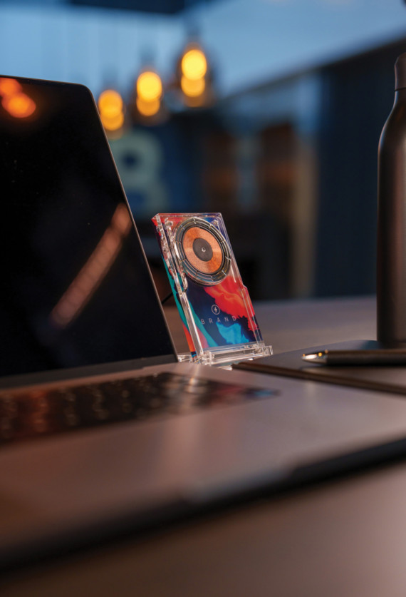 Magnetický bezdrátový nabíjecí stojan Magcharge 15W