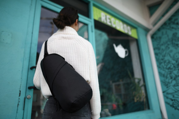 Crossbody taška Renew z rPET AWARE™