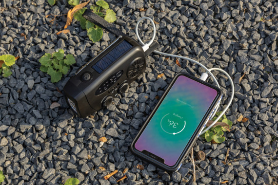 Nouzové rádio RescueWave RCS z recyklovaného plastu