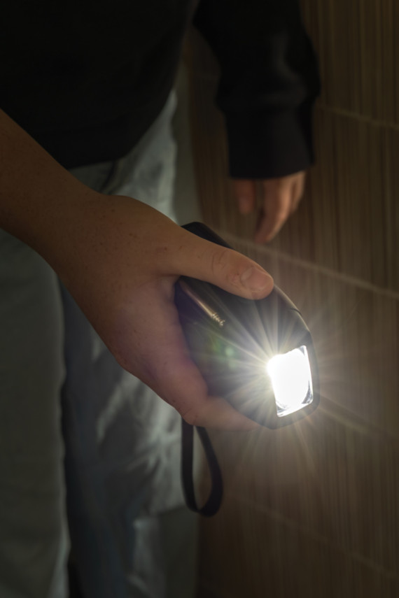 Nouzové rádio RescueWave RCS z recyklovaného plastu