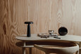 Stolní lampa VINGA Avery z RCS