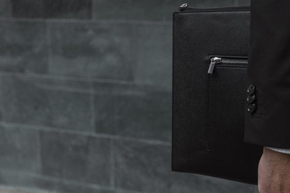 Pouzdro VINGA Bermond na 16" notebook z RCS